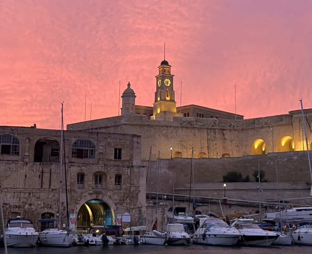 マルタ Birgu 美しい夕焼け